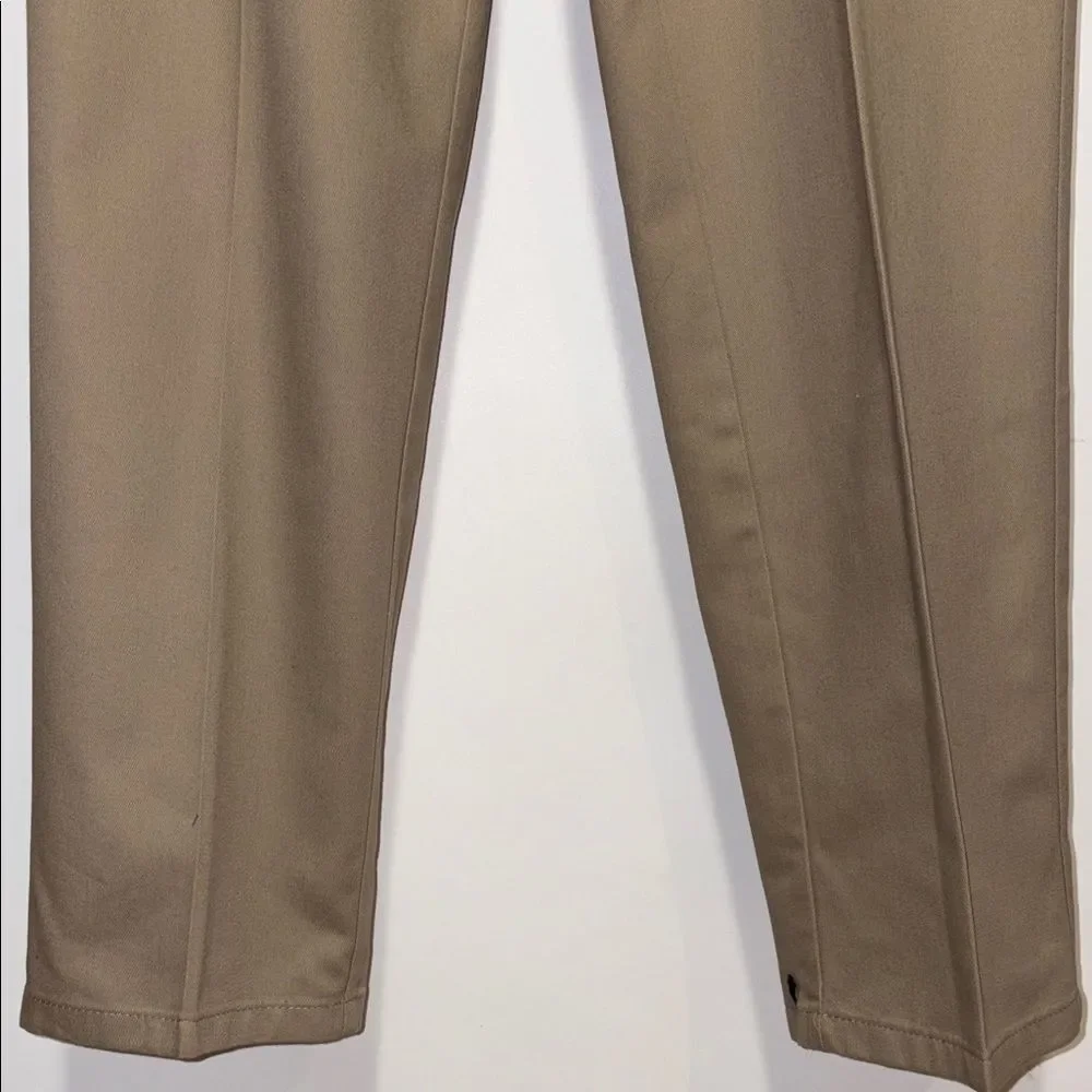 Dockers Men's Khaki Chinos